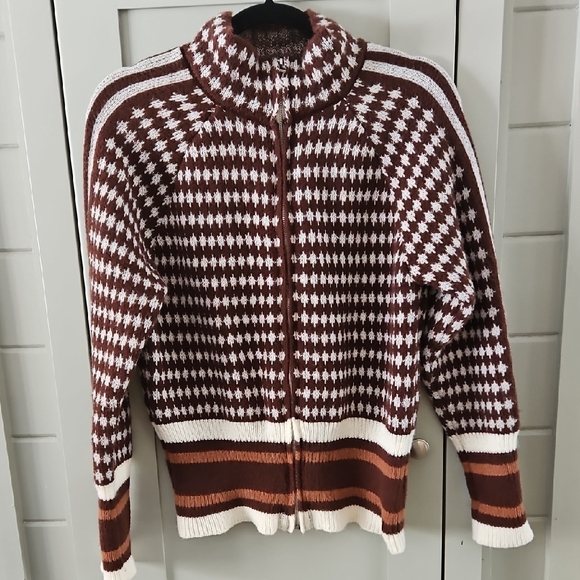 Vintage Sweaters - Vintage Brown and Cream Women's Cardigan Sz Medium Ptp 19